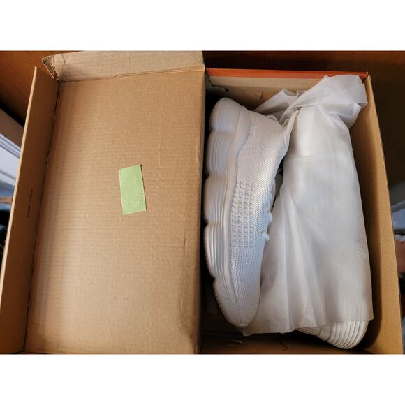 NIB - HUHV Flow 360 Cloud White Bone Running Shoes - M/6 W/9 - Picture 3 of 10